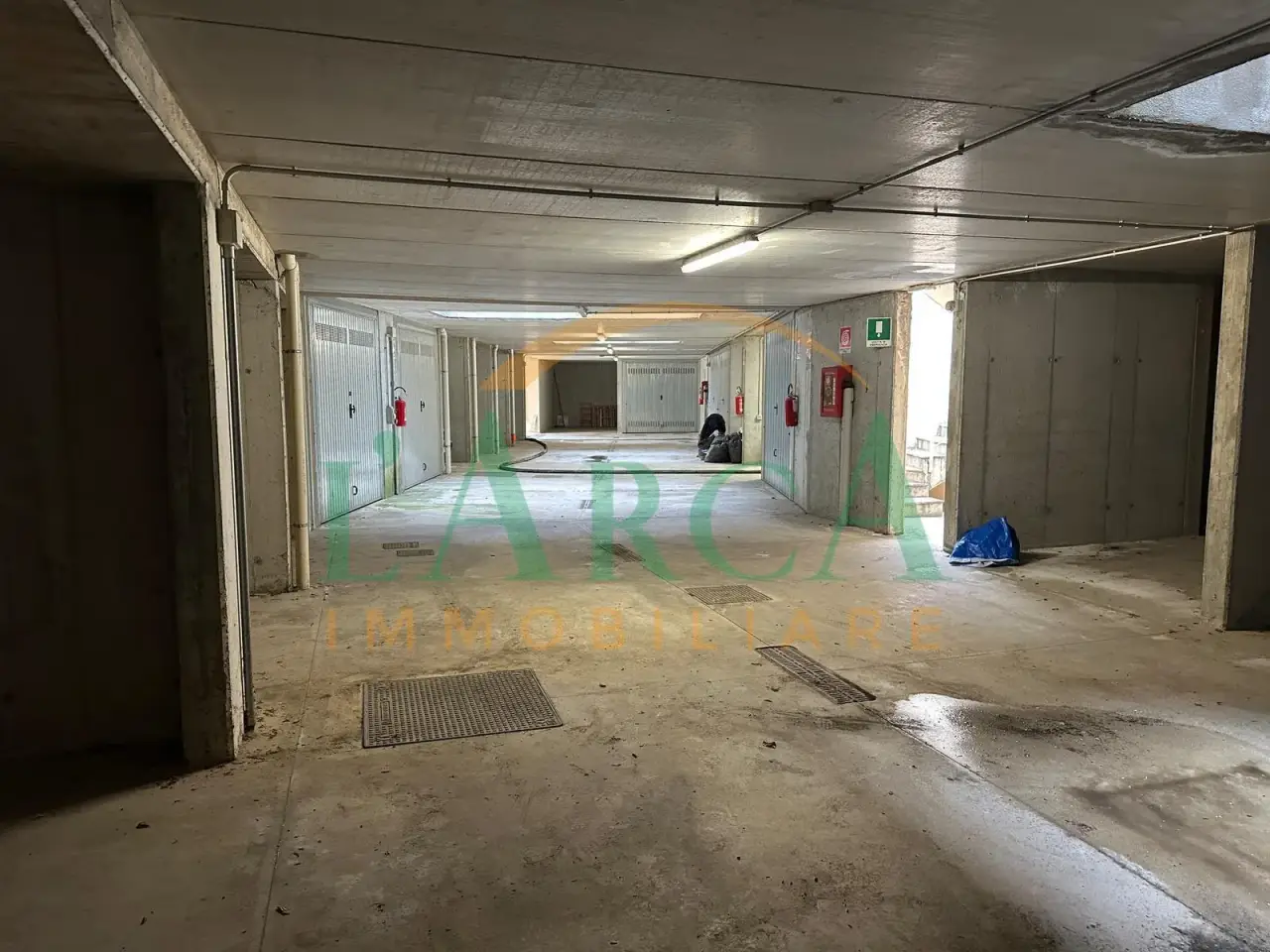 Parcheggio chiuso in Via Caverniga 16, Sarnico, {3} - Foto 1