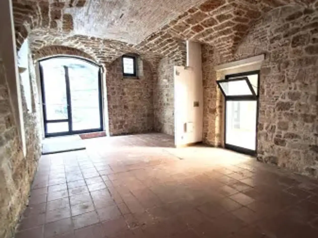 Negozio in Via dei Sabini, Ascoli Piceno, {3} - Foto 2