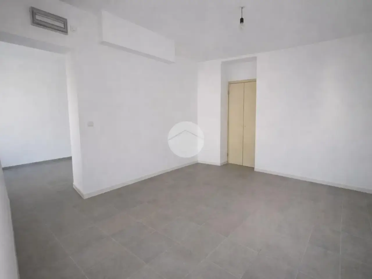 Negozio in Viale Amedeo Duca d'Aosta, Comun Nuovo, {3} - Foto 2