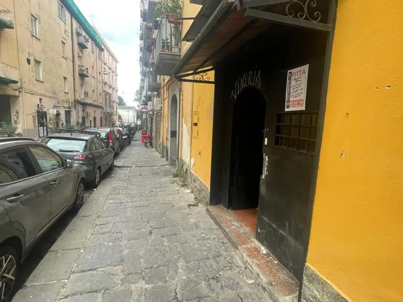 Locale commerciale in Via Santa Maria in Portico 15, Napoli, {3} - Foto 1