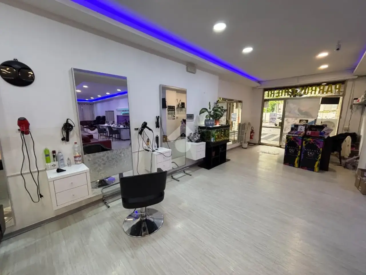 Negozio in Str. San Faustino 33, Modena, {3} - Foto 1