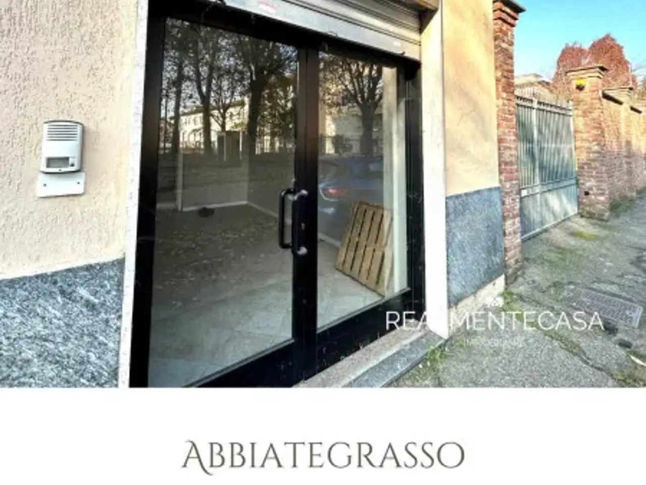 Negozio in Via Pontida, Abbiategrasso, {3} - Foto 1