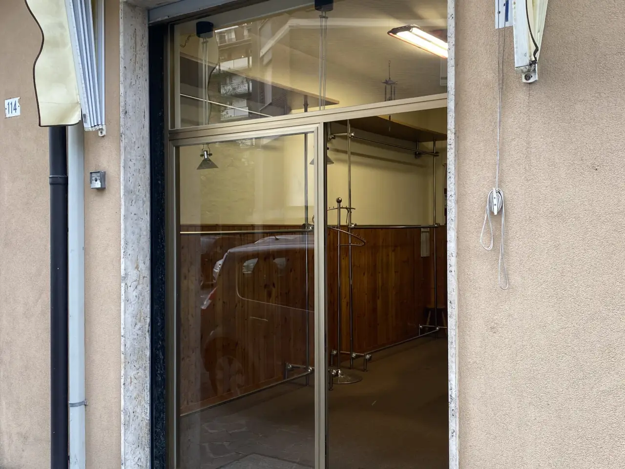 Negozio in Via Francesco Prampolini 116, Modena, {3} - Foto 2
