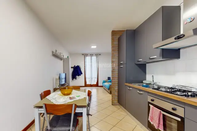 3-room flat in Via Carlo Collodi 7, Bagnolo San Vito - Photo 1