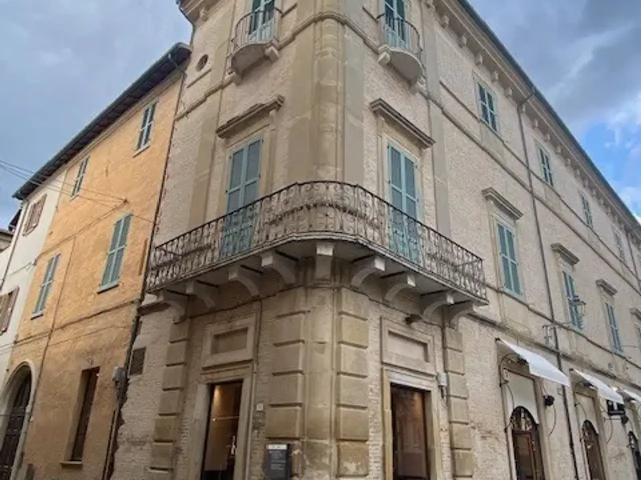 Palazzina commerciale in Via Arco d’Augusto 47, Fano, {3} - Foto 1
