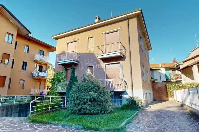 Villa in Via Nicoló Tommaseo 5, Carate Brianza - Foto 1