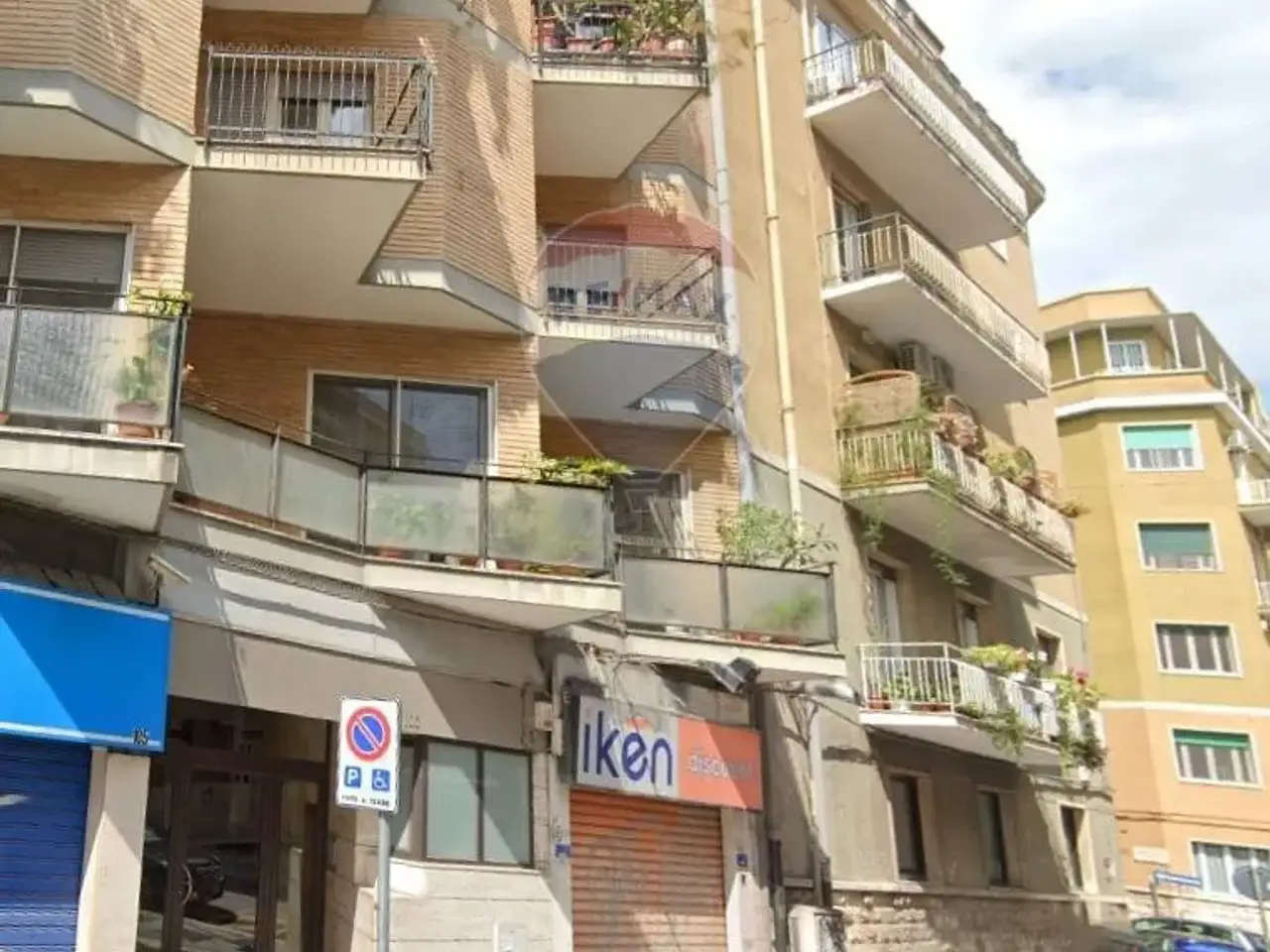 Negozio in Via Re David 101, Bari, {3} - Foto 1