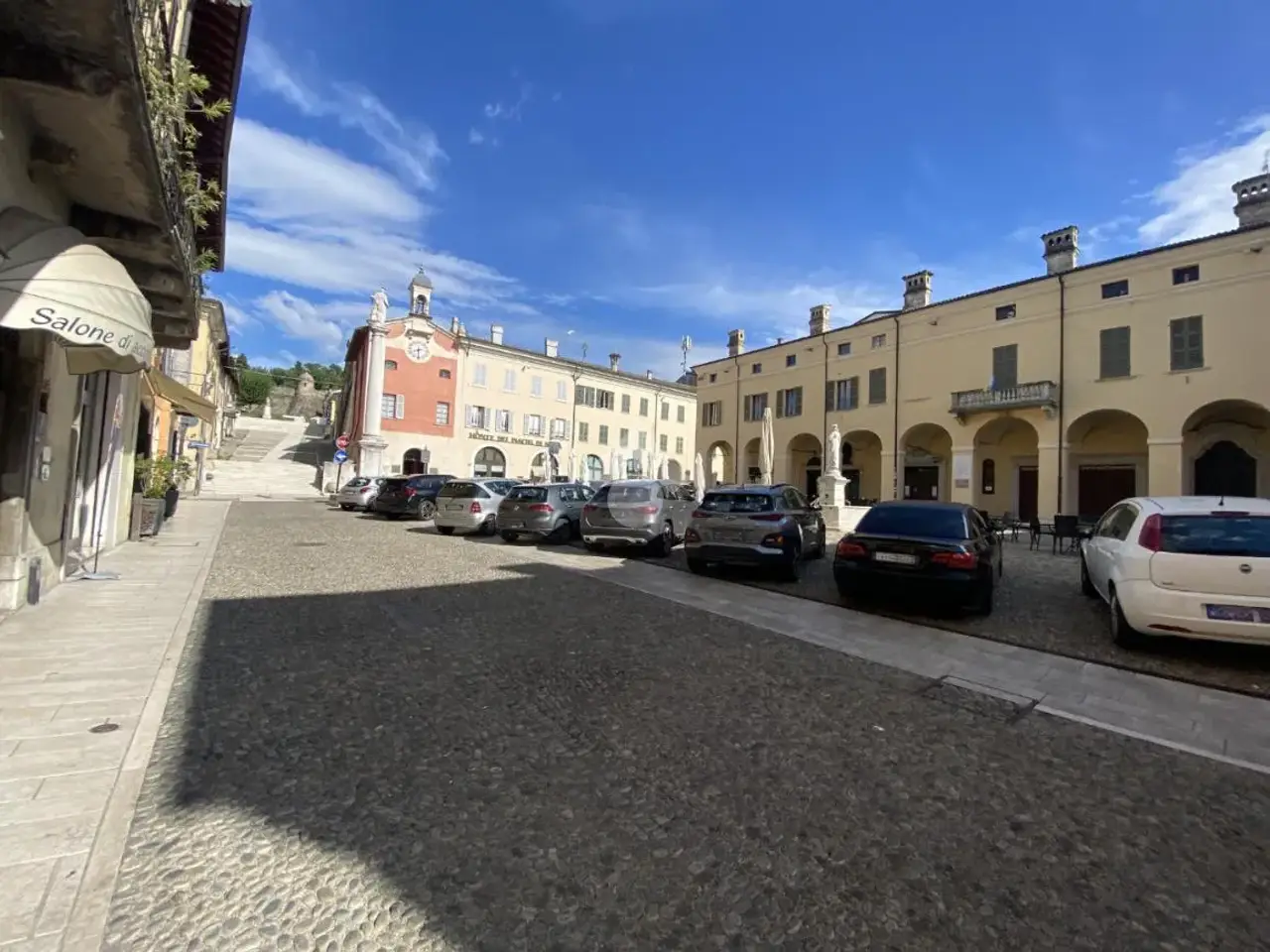 Negozio in Via Guglielmo Marconi 7, Castiglione Delle Stiviere, {3} - Foto 1