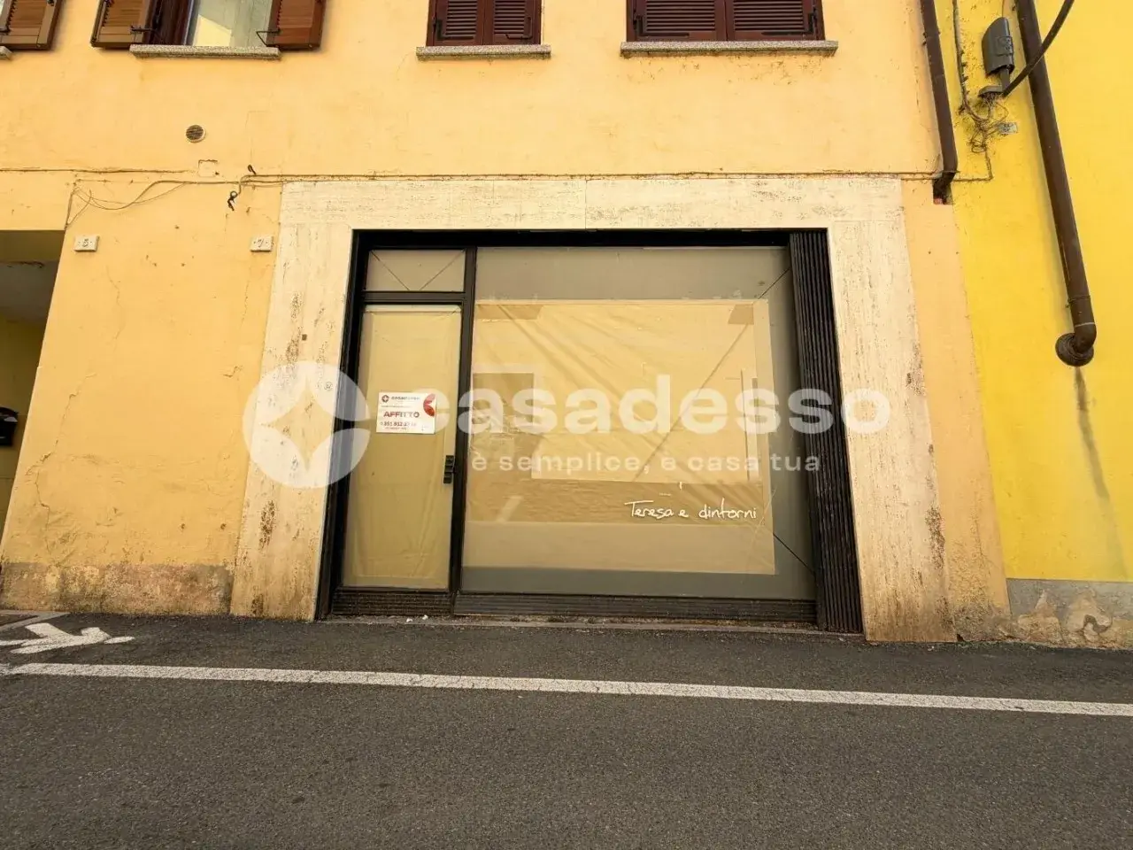 Palazzina commerciale in Via Professore Calderini 7, Borgosesia, {3} - Foto 1