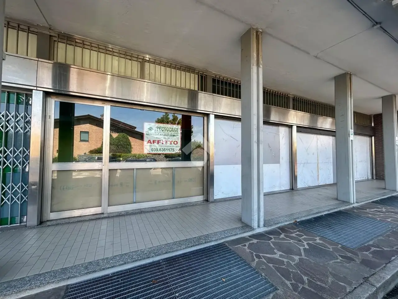 Negozio in Via Don Luigi Cantini 72, Agrate Brianza, {3} - Foto 1