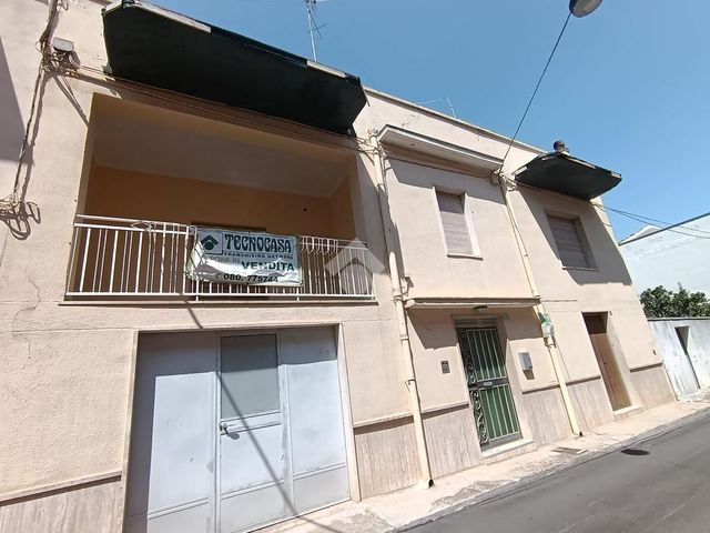 Detached house in Via Paisiello Giovanni 13, Cassano delle Murge - Photo 1