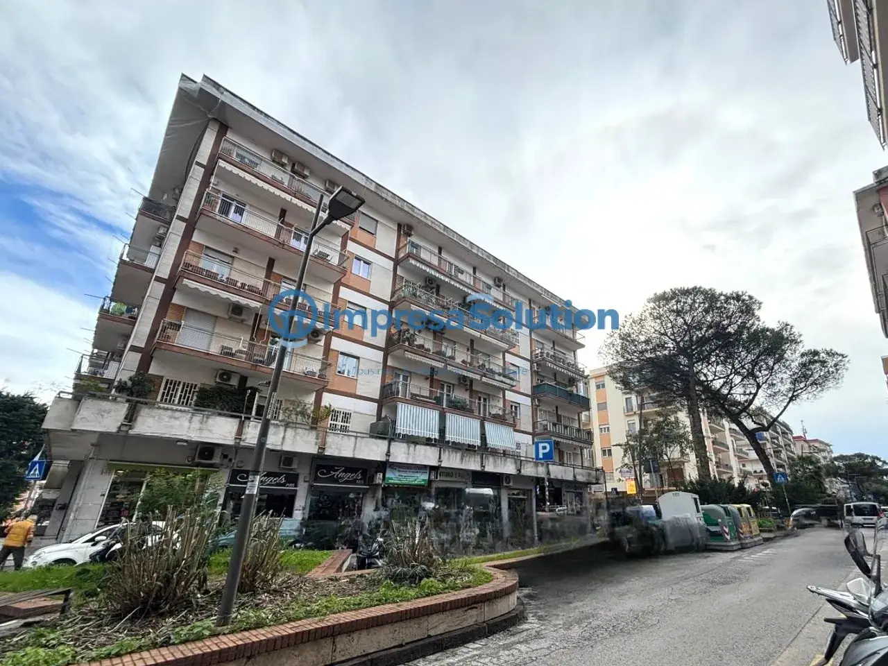 Negozio in Via Edoardo Nicolardi, Napoli, {3} - Foto 2