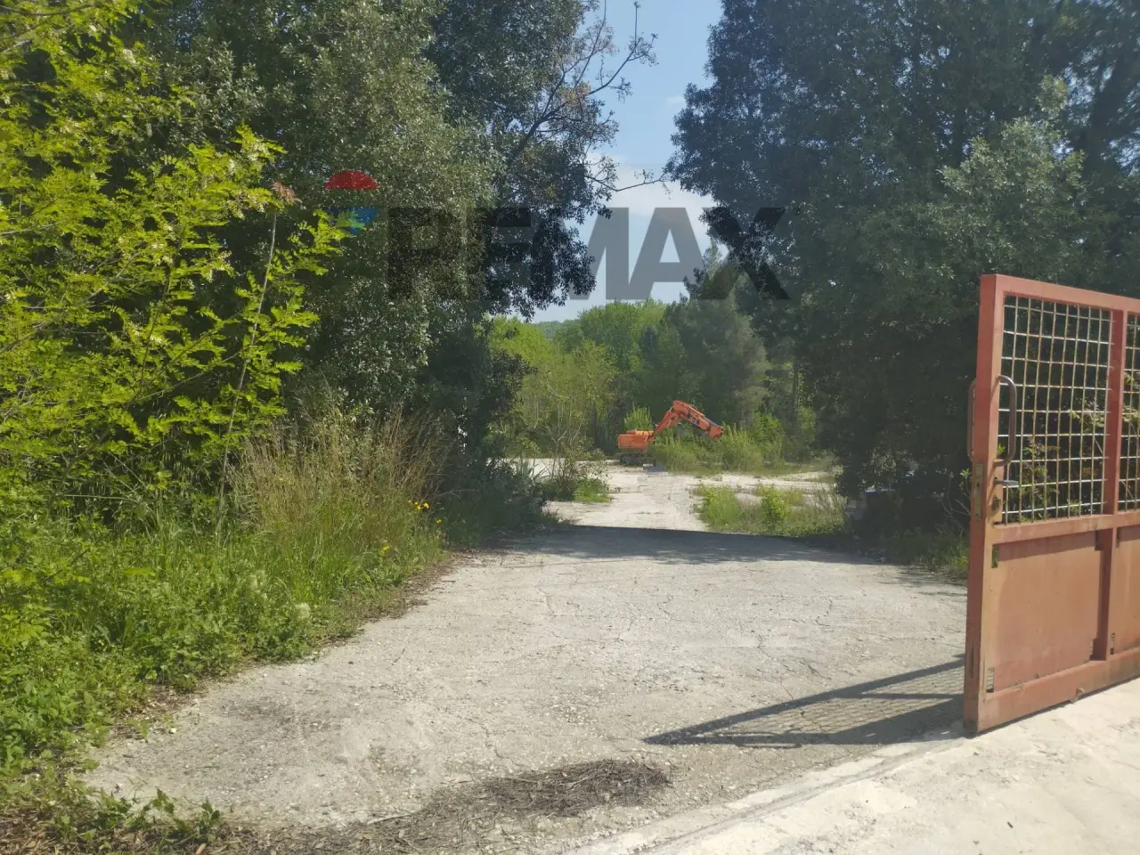 Capannone in Via Fiume Orta 6, Bolognano, {3} - Foto 2