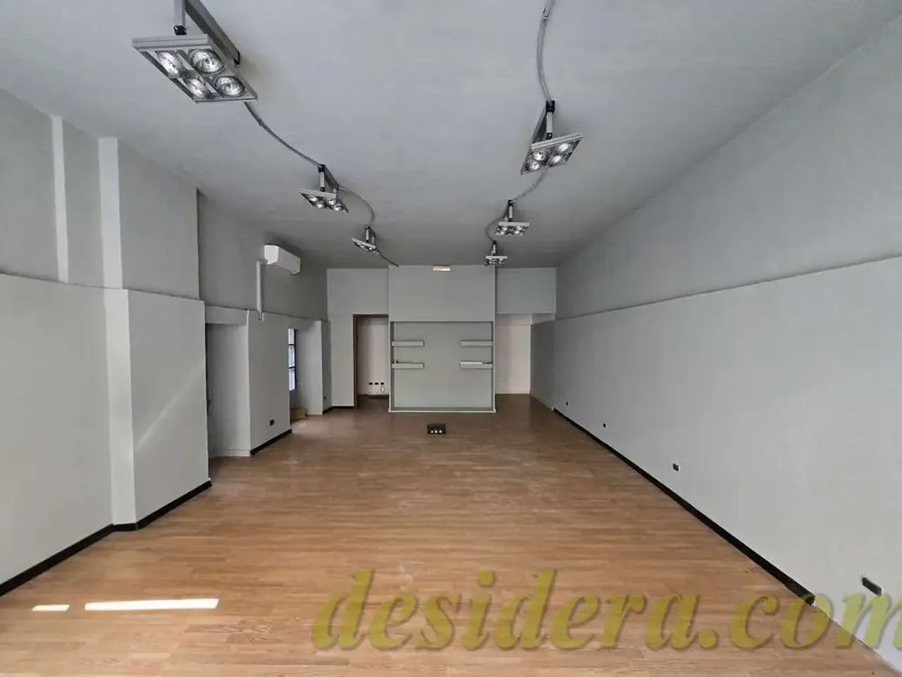 Negozio in , Borgomanero, {3} - Foto 2