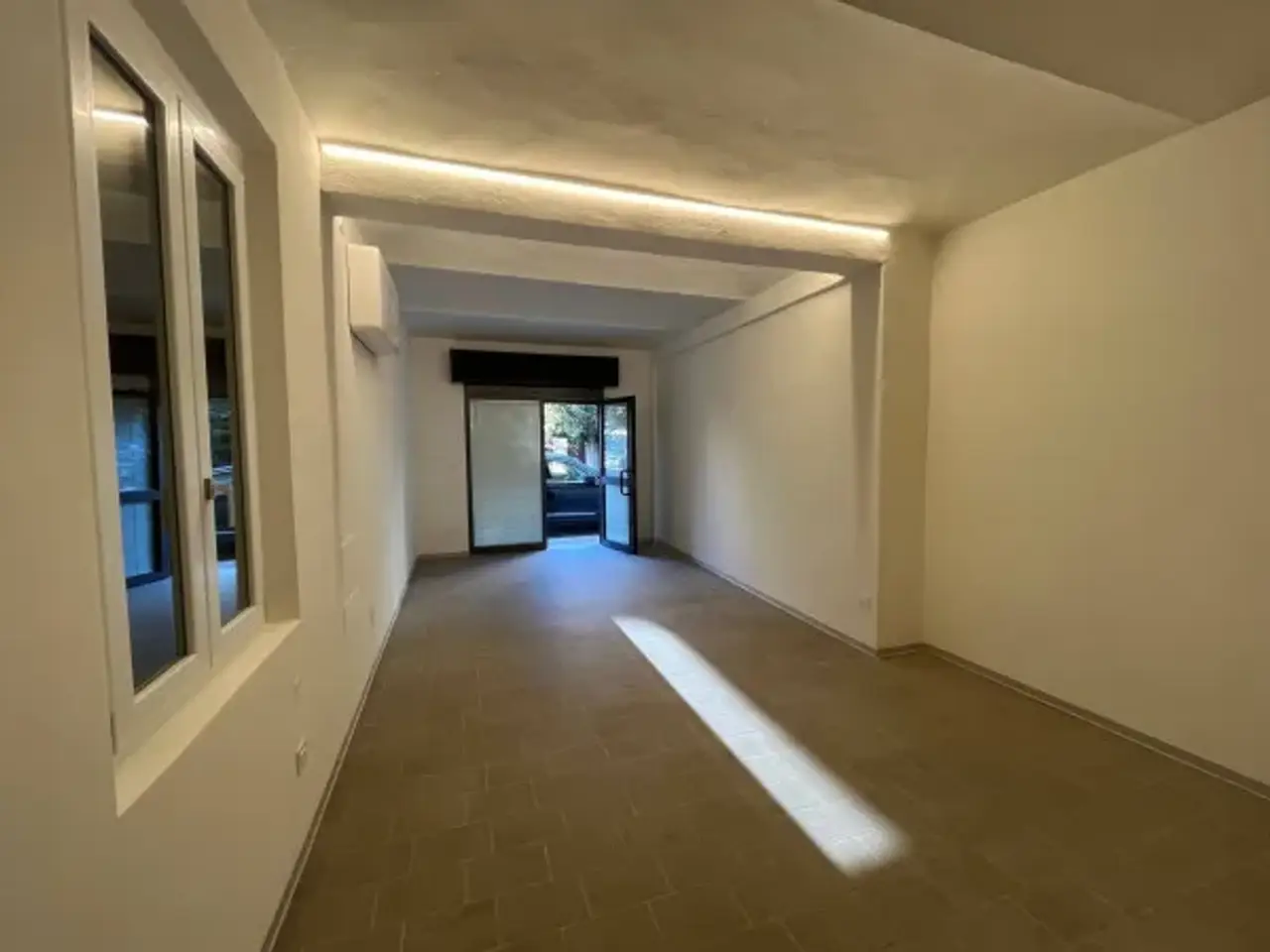 Negozio in Viale Gaetano Moreali, Modena, {3} - Foto 1