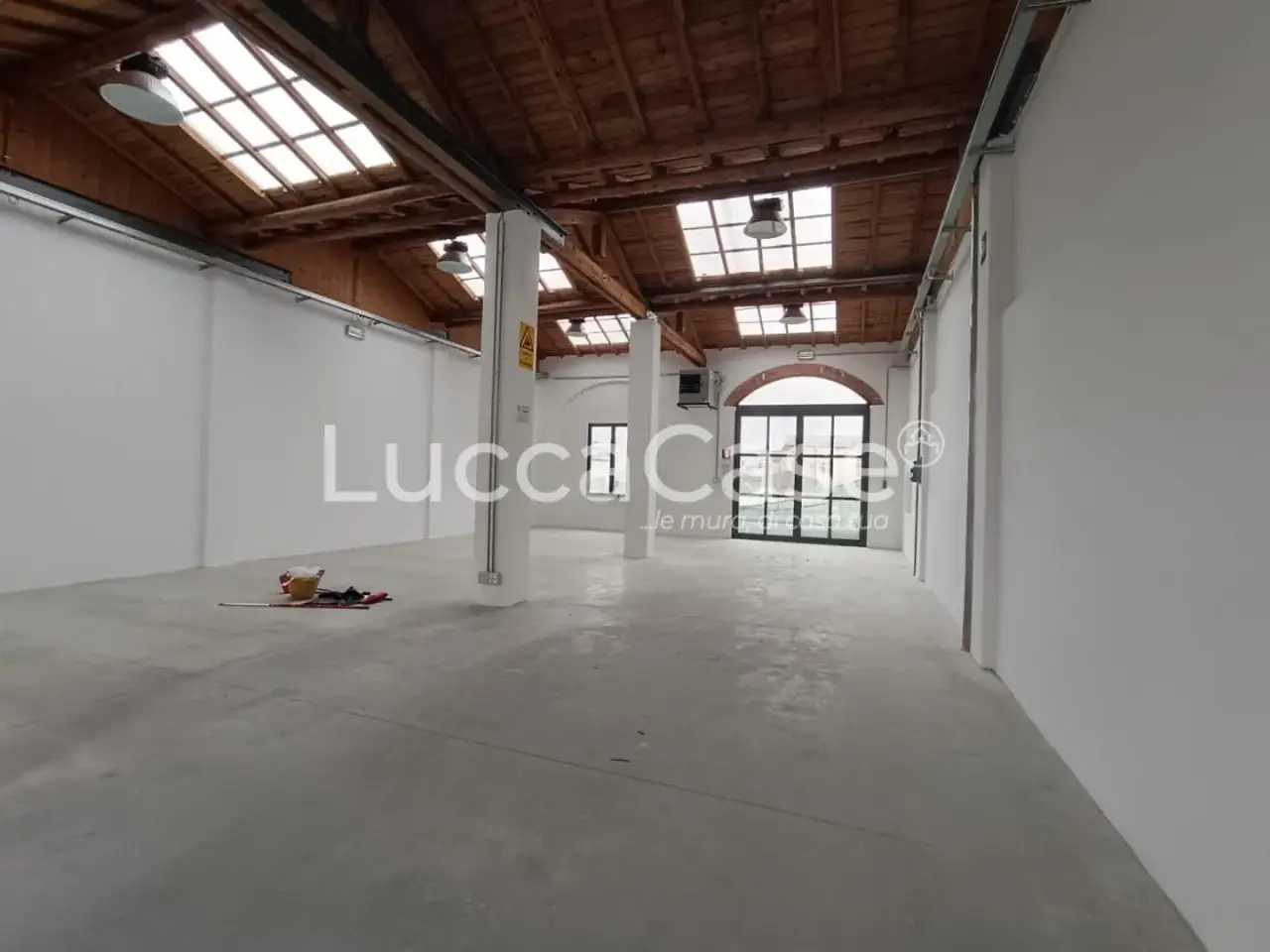 Magazzino in , Lucca, {3} - Foto 1