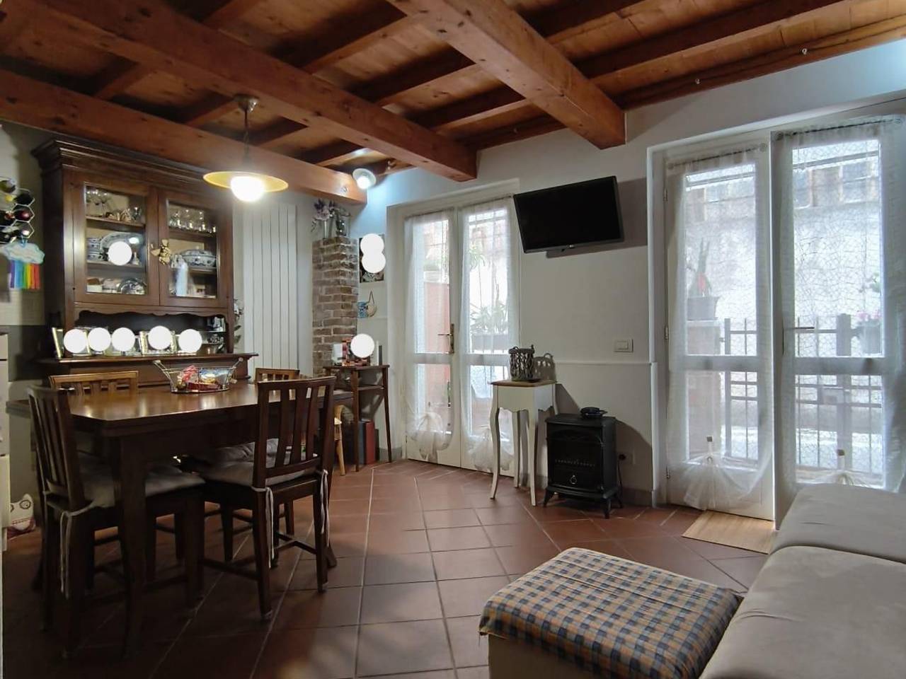 casa indipendente in vendita a Carrara in zona Centro Città