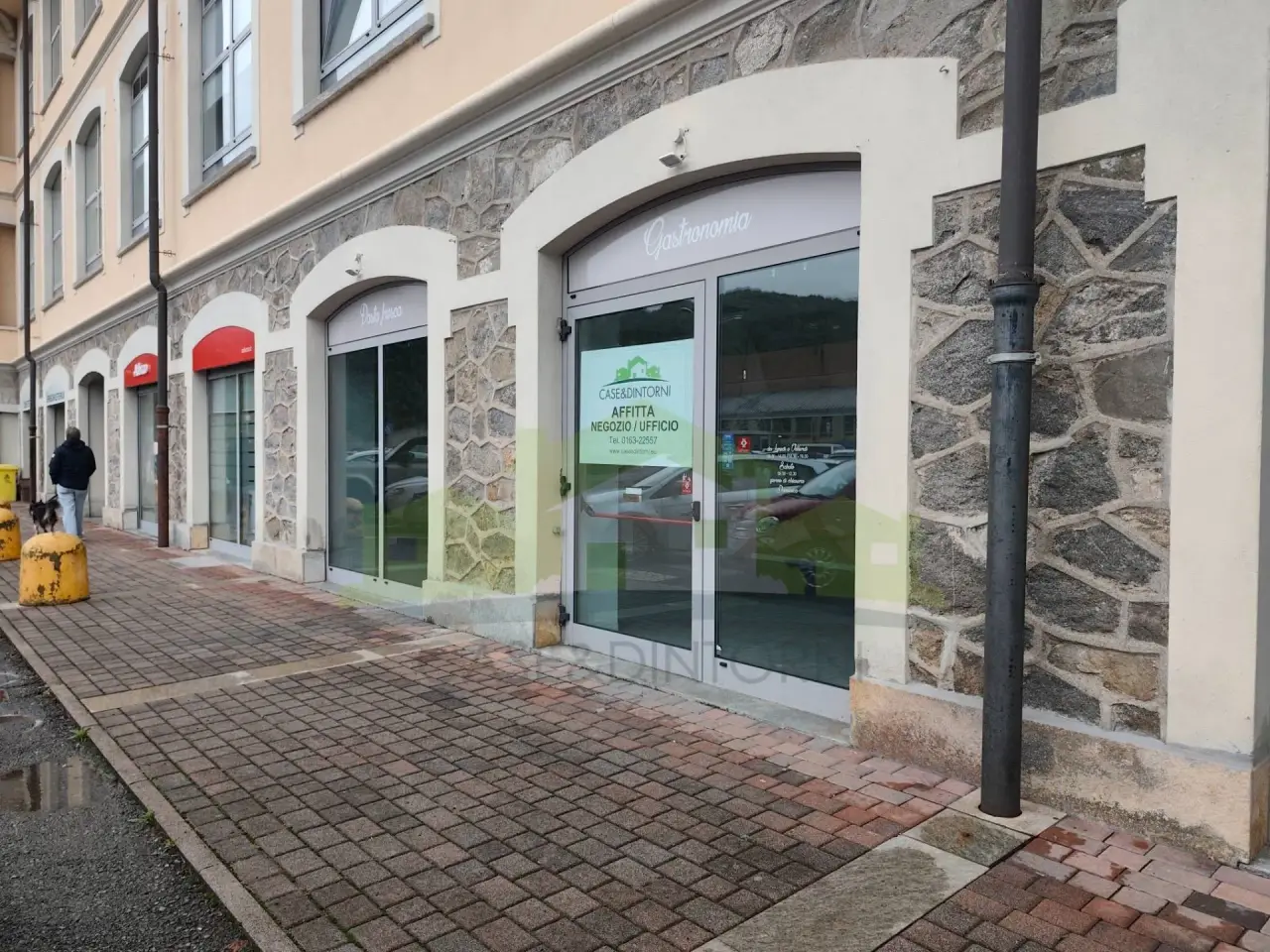 Negozio in Viale Varallo 33, Borgosesia, {3} - Foto 2