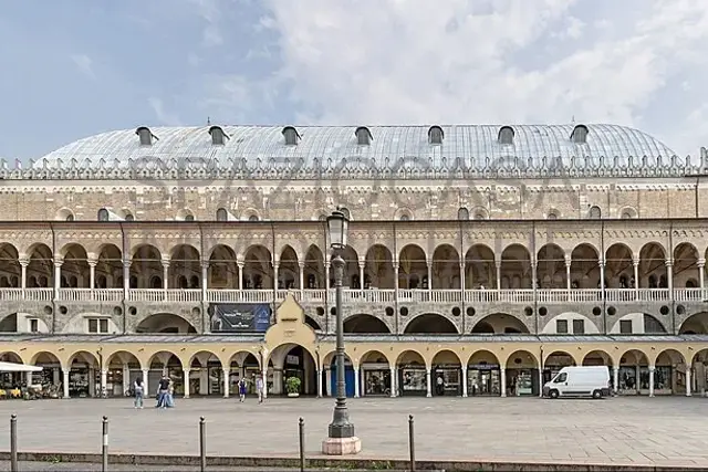 Negozio in Piazza delle Erbe, Padova - Foto 1