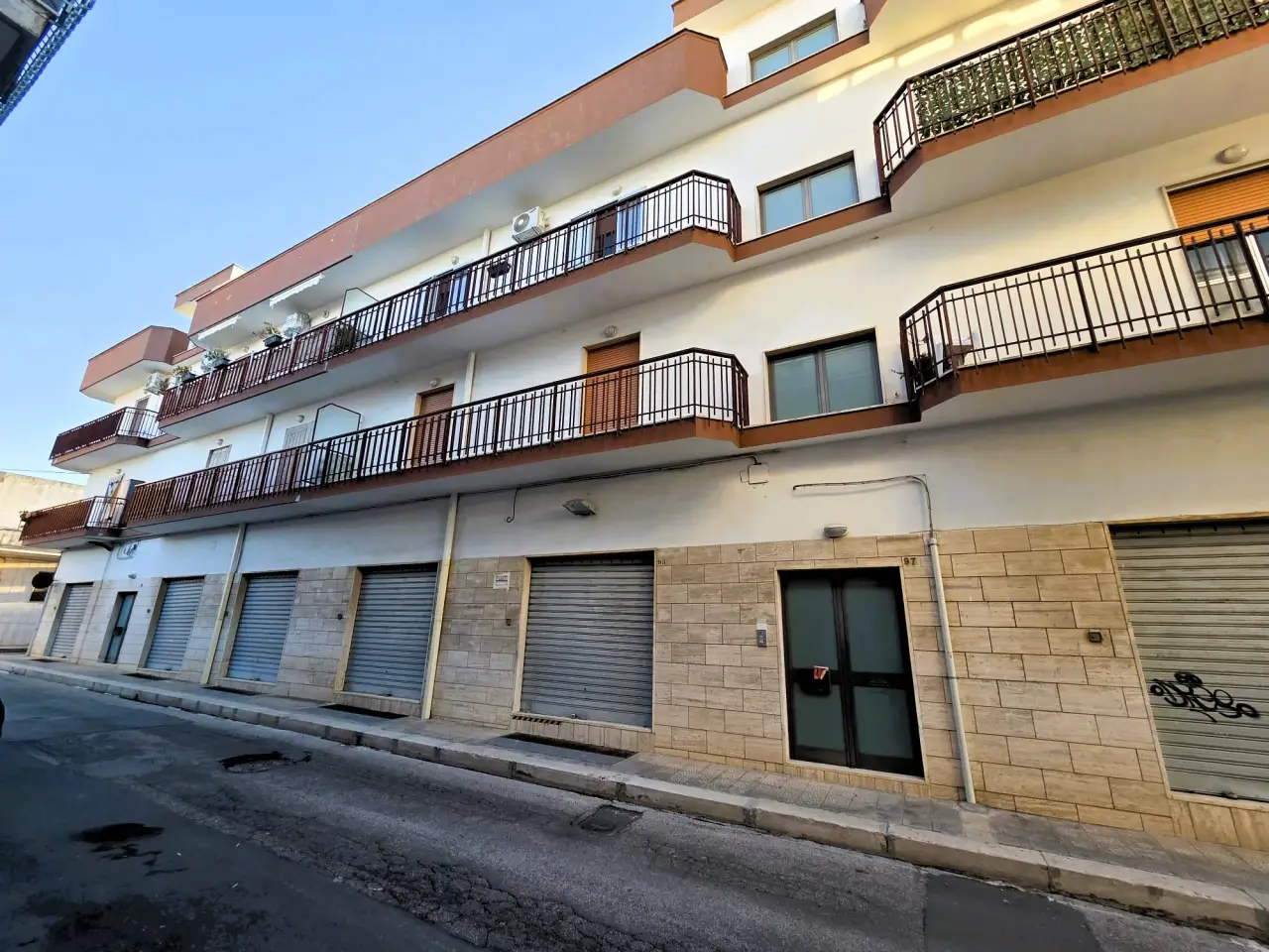 Ufficio in Via Duca degli Abruzzi 85, Triggiano, {3} - Foto 1