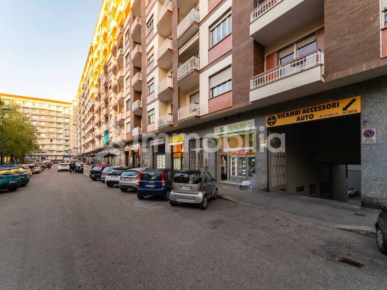 Magazzino in Piazza Carlo Montanari 145, Torino, {3} - Foto 2