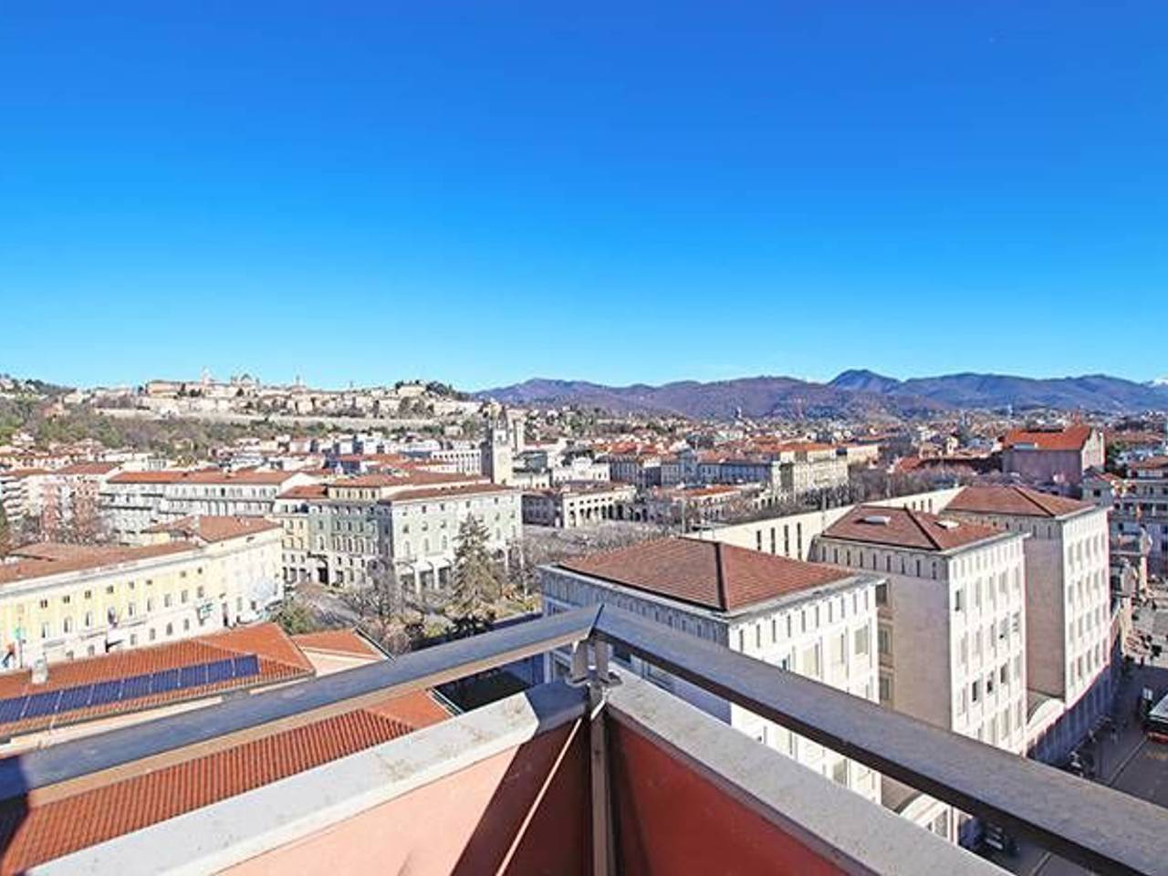 appartamento in vendita a Bergamo in zona Bergamo Centro