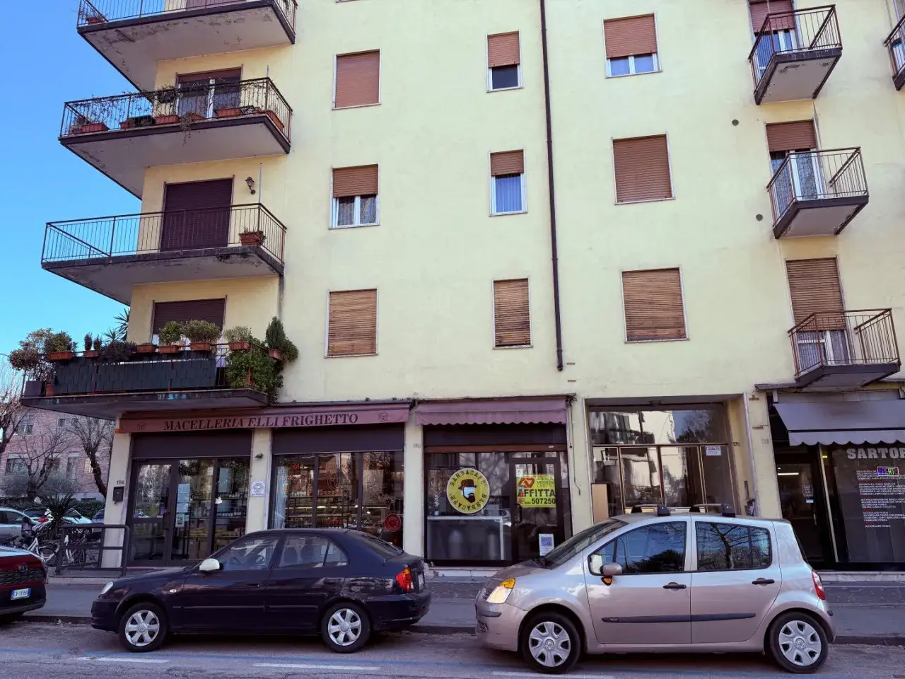 Negozio in Via Legione Antonini 180, Vicenza, {3} - Foto 2