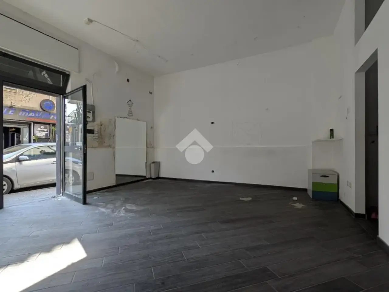 Negozio in Via Arcivescovo Antonio del Giudice 22, Casoria, {3} - Foto 1
