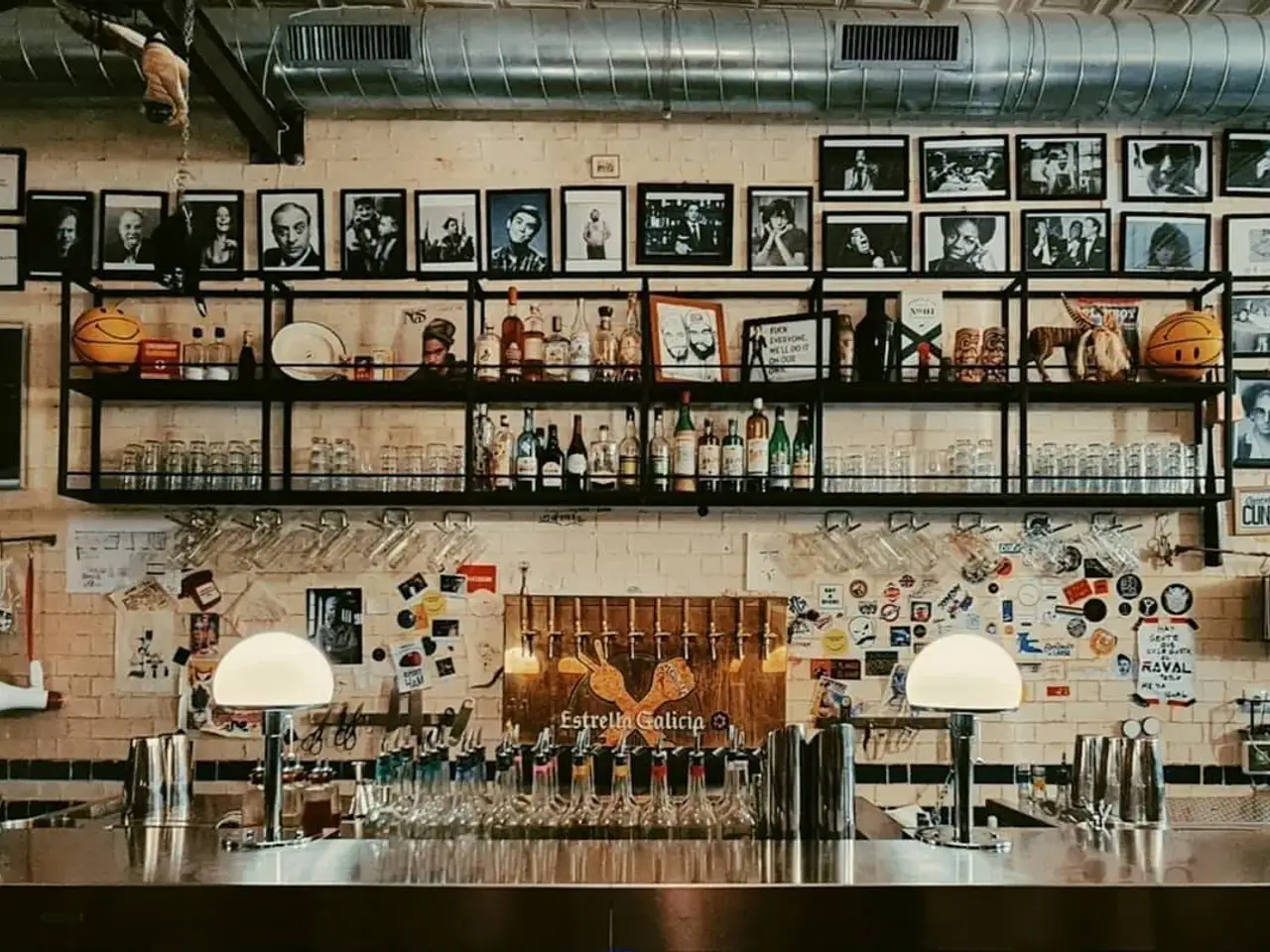 Bar in , Busto Arsizio, {3} - Foto 1