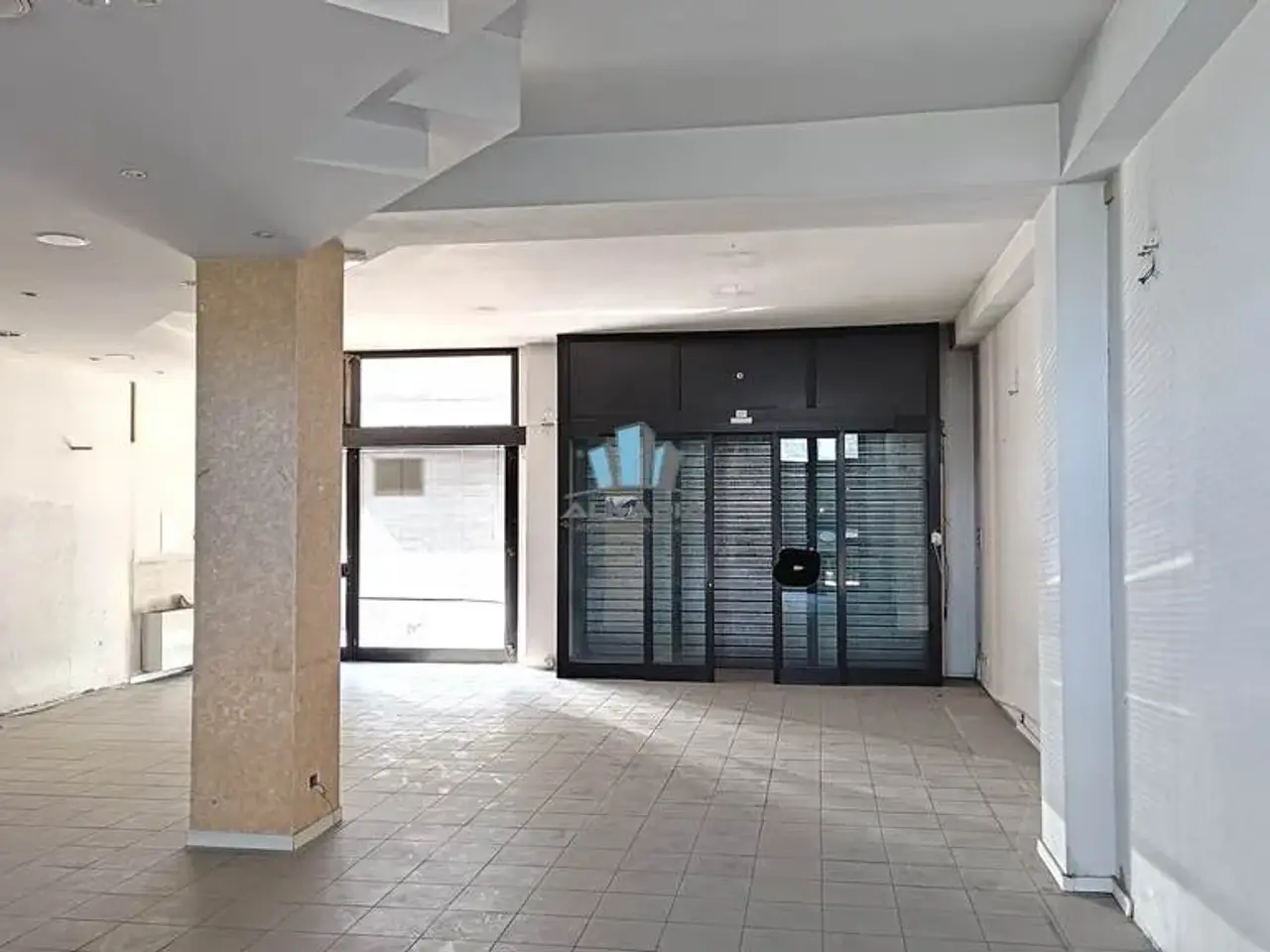 Negozio in , Porto Sant'Elpidio, {3} - Foto 1