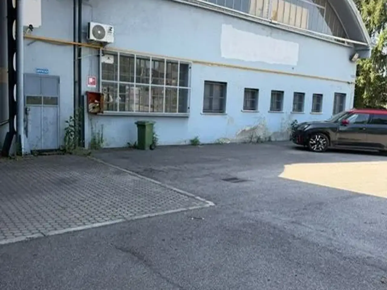 Immobile commerciale in , Biassono, {3} - Foto 1