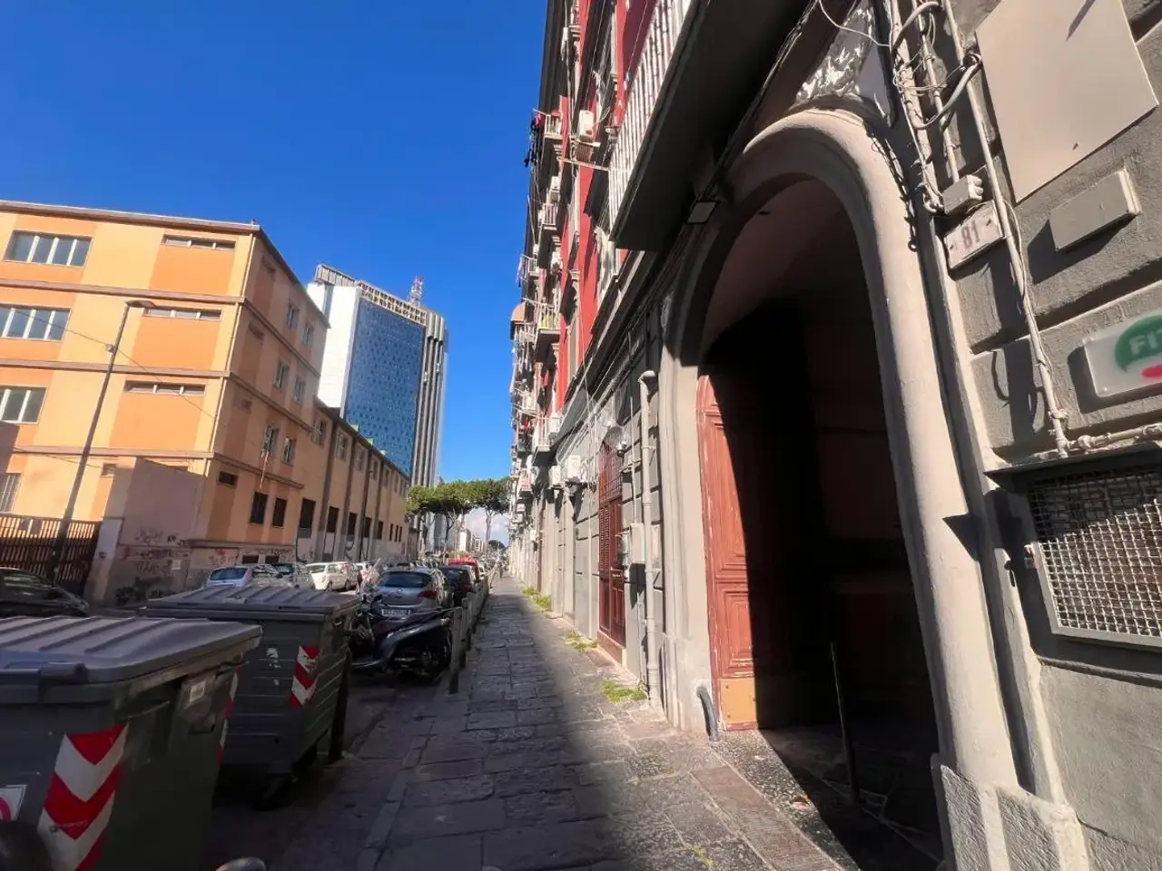 Magazzino in Via Bari 71, Napoli, {3} - Foto 2