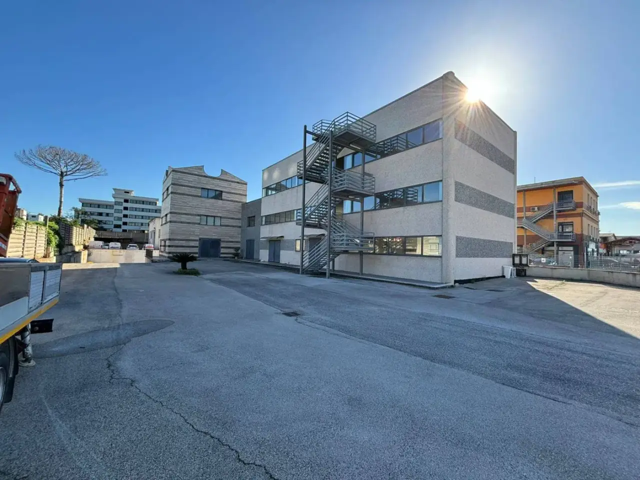 Magazzino in Via dei Castelli Romani, Pomezia, Pomezia, {3} - Foto 1