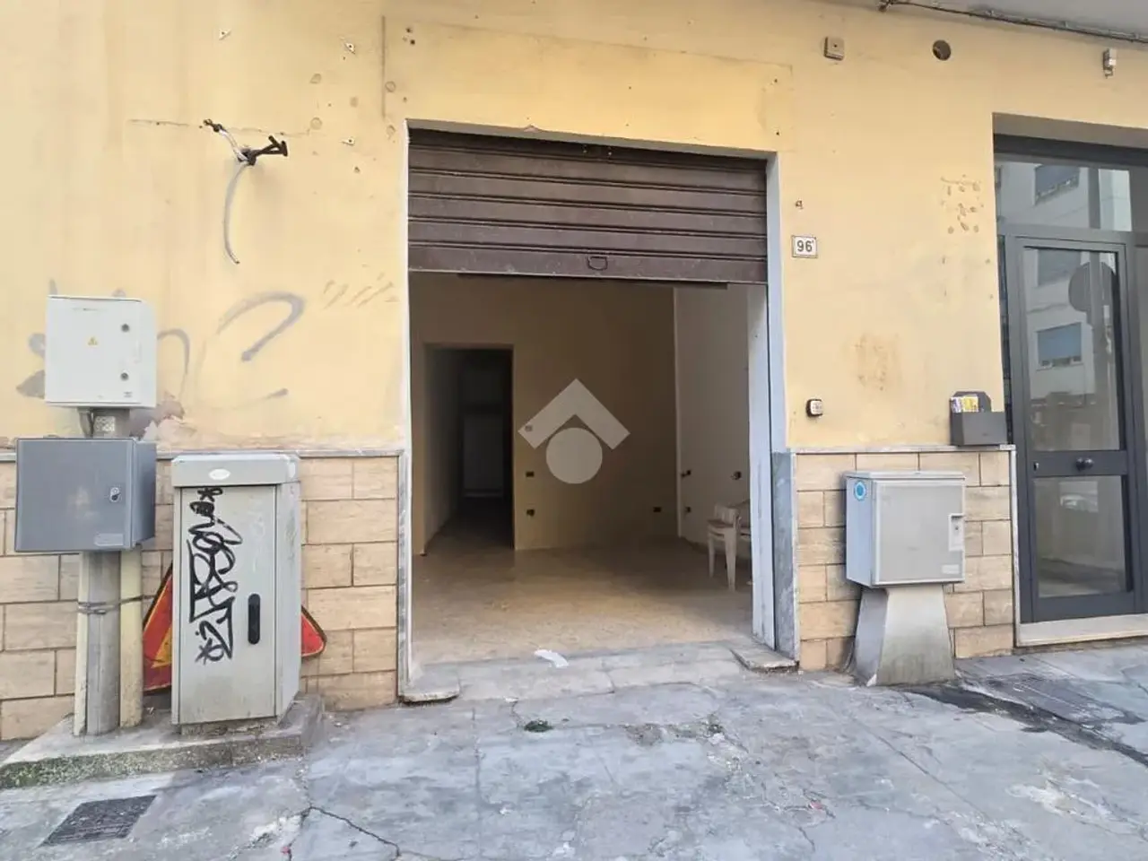 Negozio in Via Doemnico Lancia di Brolo 96, Palermo, {3} - Foto 1