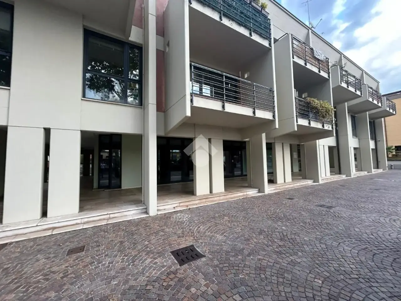 Negozio in Viale Trento E Trieste, Treviso, {3} - Foto 1