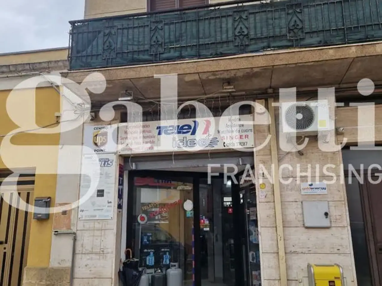 Negozio in Via San Lorenzo 9, Mesagne, {3} - Foto 1