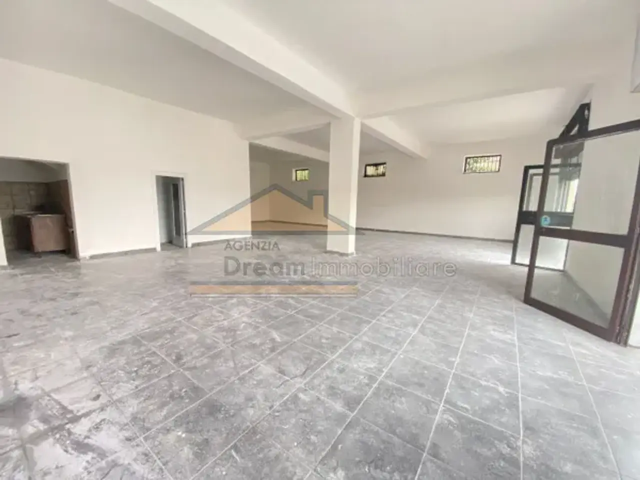 Negozio in Via Arco Sant'Antonio, Giugliano In Campania, {3} - Foto 1