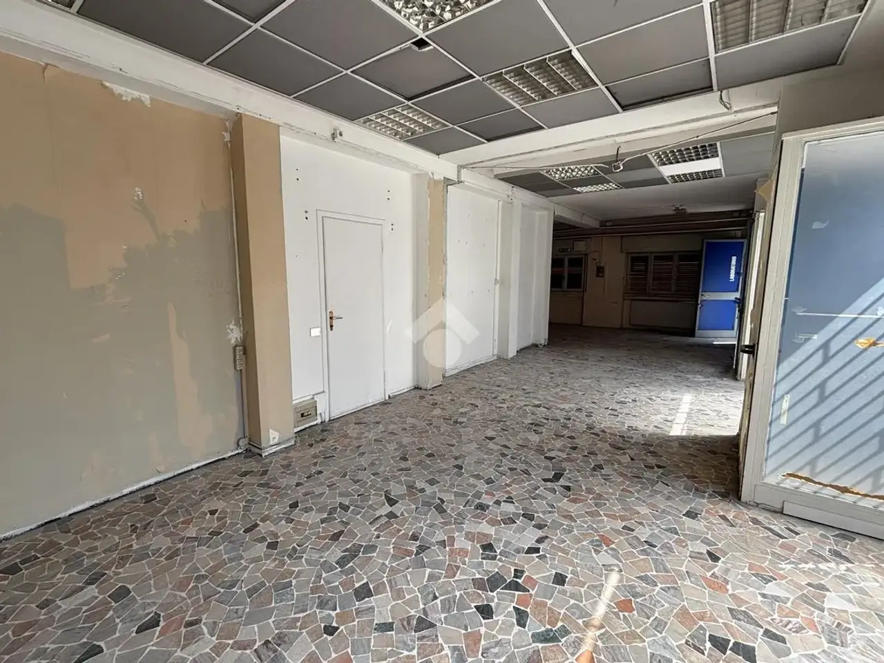 Ufficio in Via Priv. P. Maroncelli 1, Lecco, {3} - Foto 2