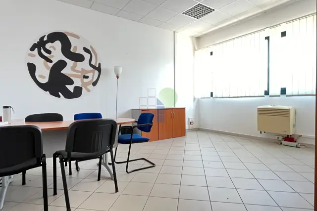 Büro in Via dell' Artigianato 11, Livorno - Foto 1