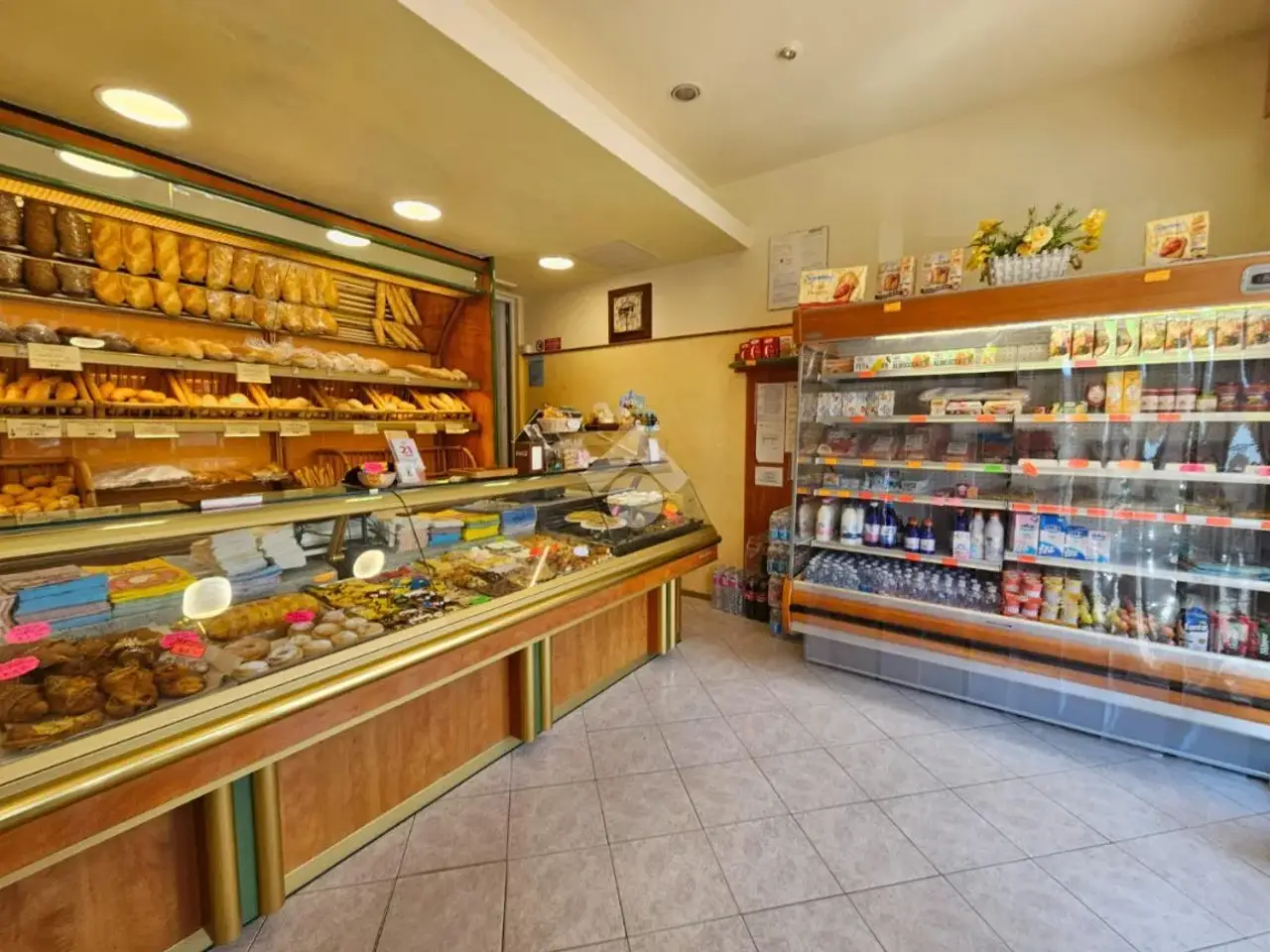 Palazzina commerciale in Via Alfonso Pinzon 152, Bellaria-Igea Marina, {3} - Foto 1