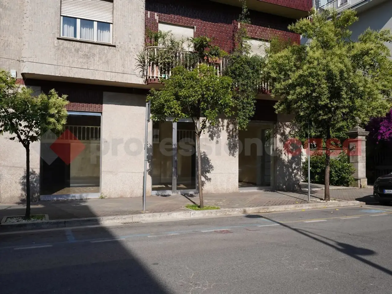 Negozio in Viale Dante 78, Cassino, {3} - Foto 1