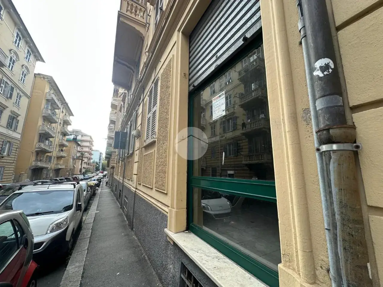 Negozio in Viale Carlo Canepa, Genova, {3} - Foto 2