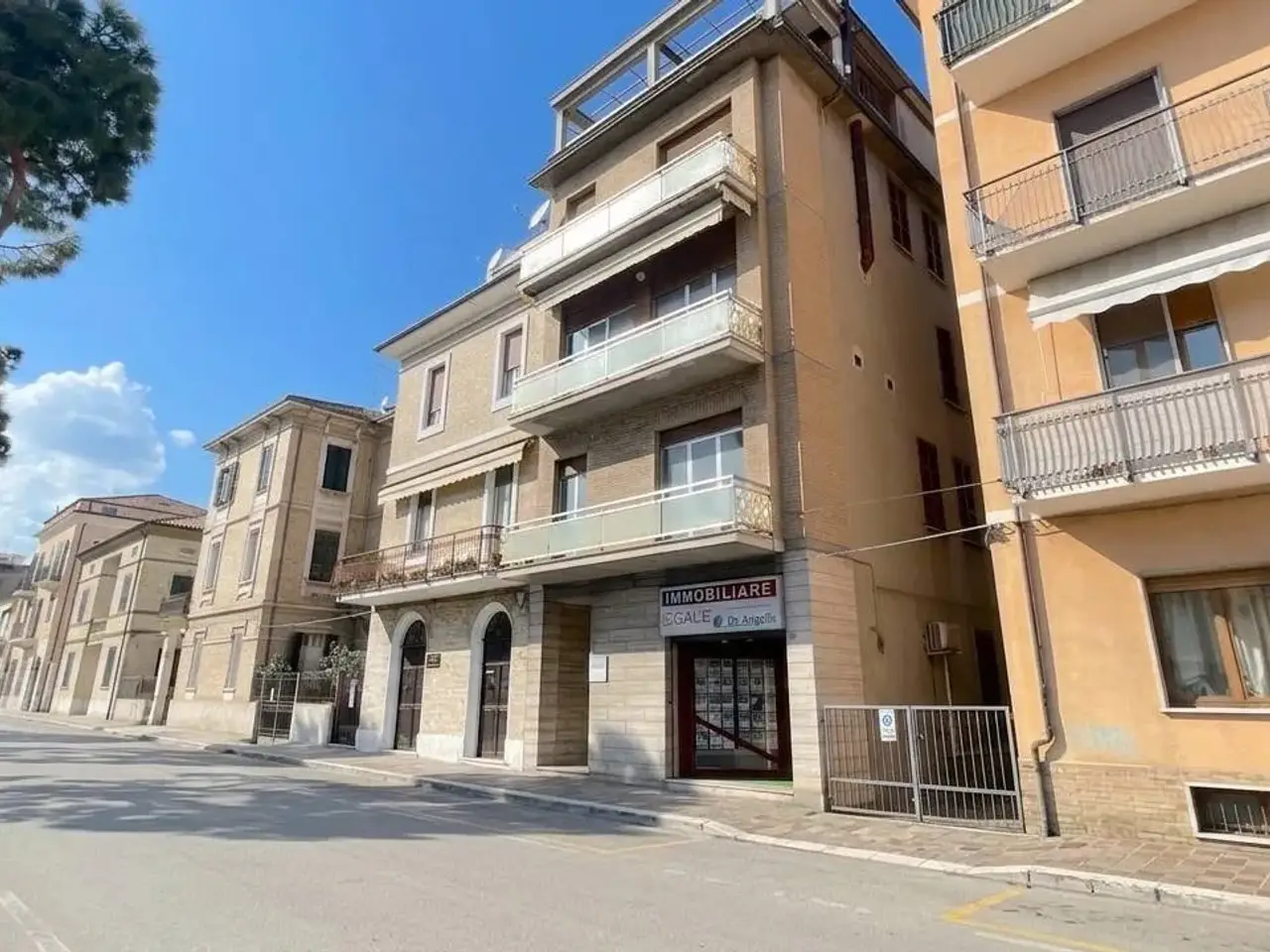 Negozio in Viale Gino Moretti 65, San Benedetto del Tronto, {3} - Foto 1