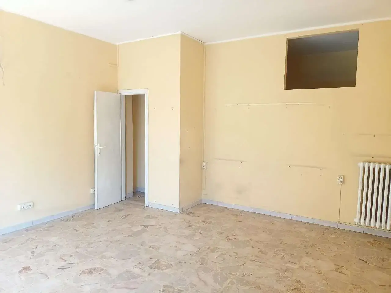Negozio in , Reggio nell'Emilia, {3} - Foto 1