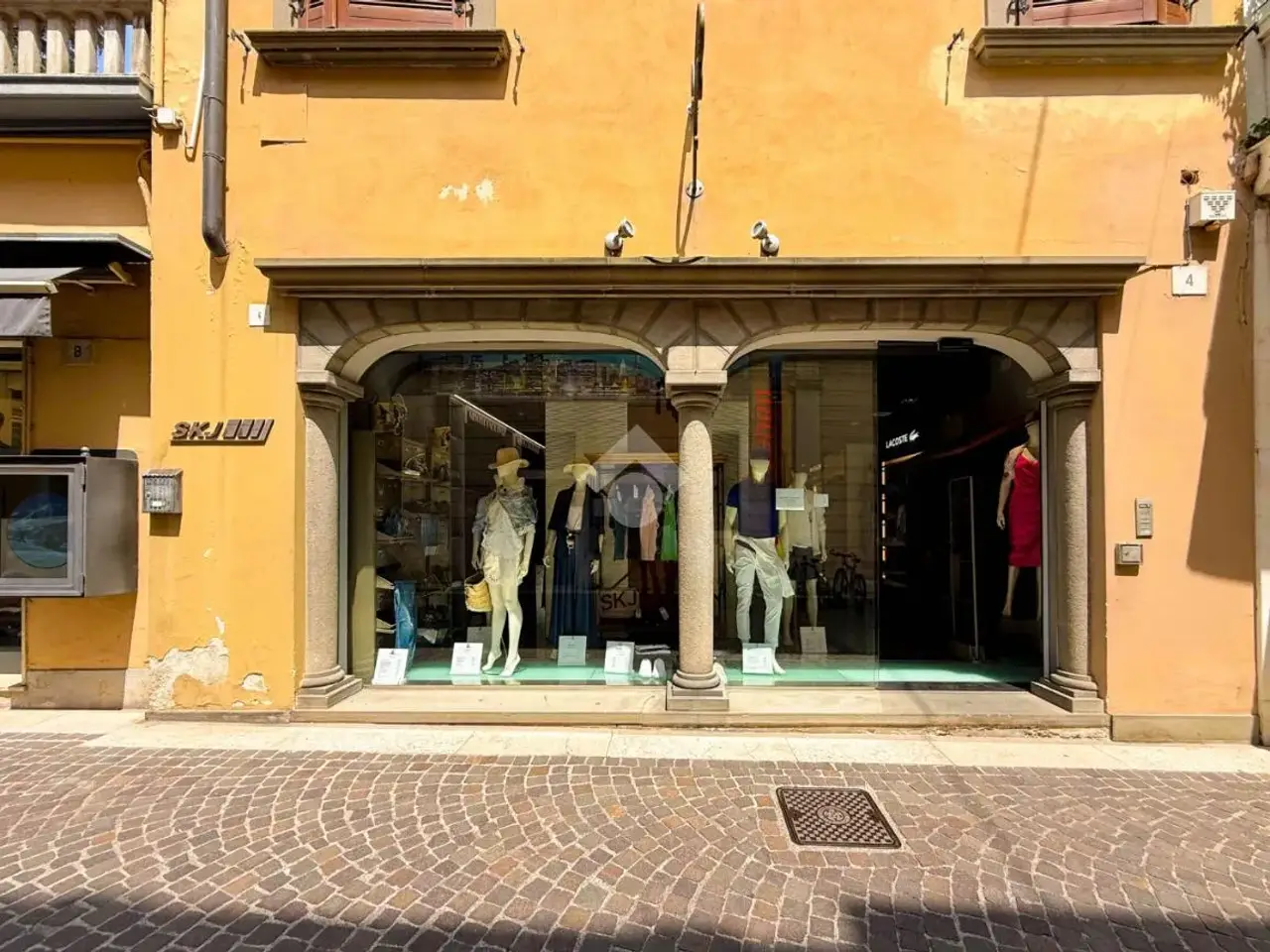 Negozio in Via Mattia Butturini 4, Salo', {3} - Foto 1