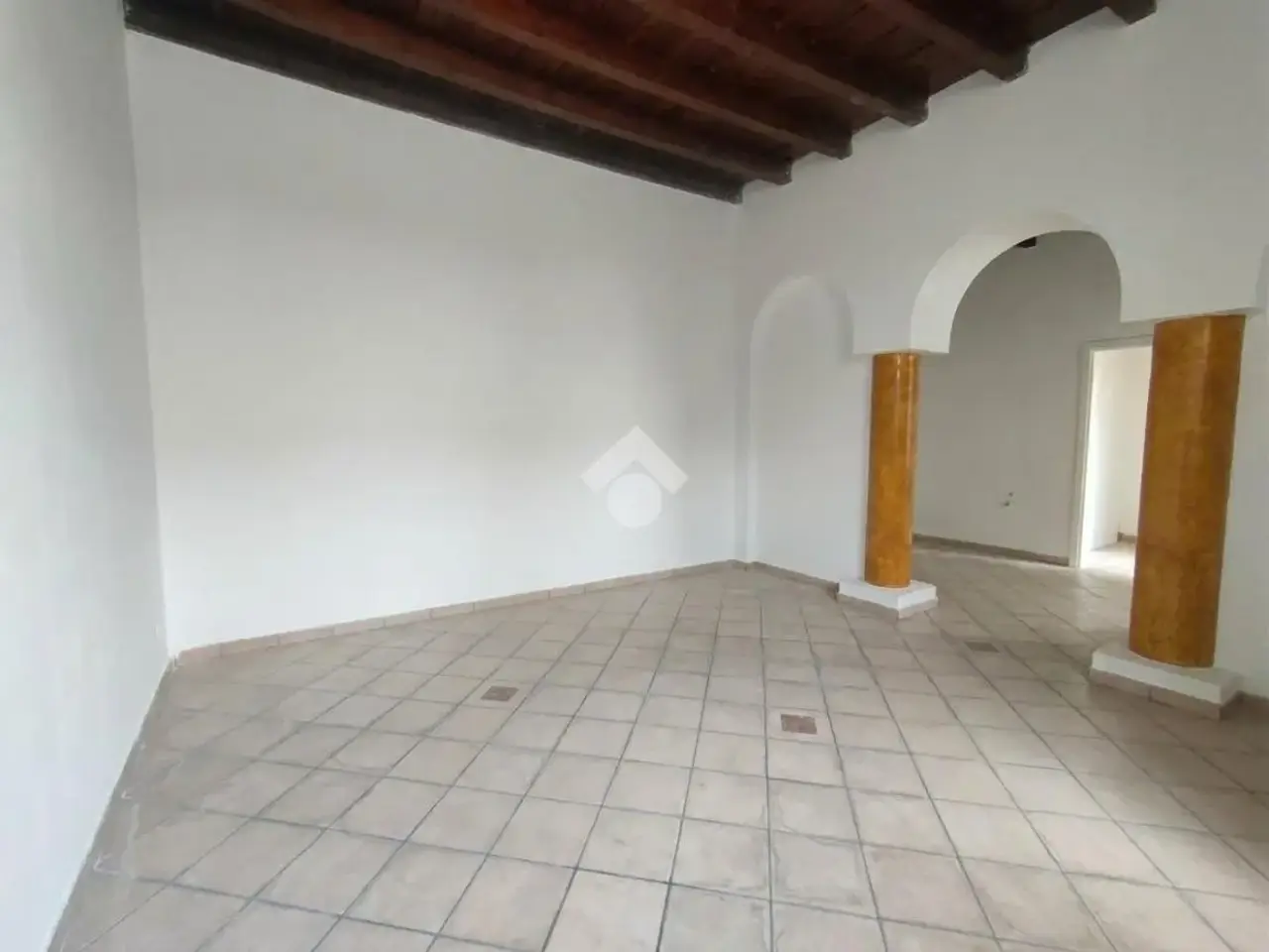 Negozio in Via Cristoforo Colombo 21, Legnano, {3} - Foto 2