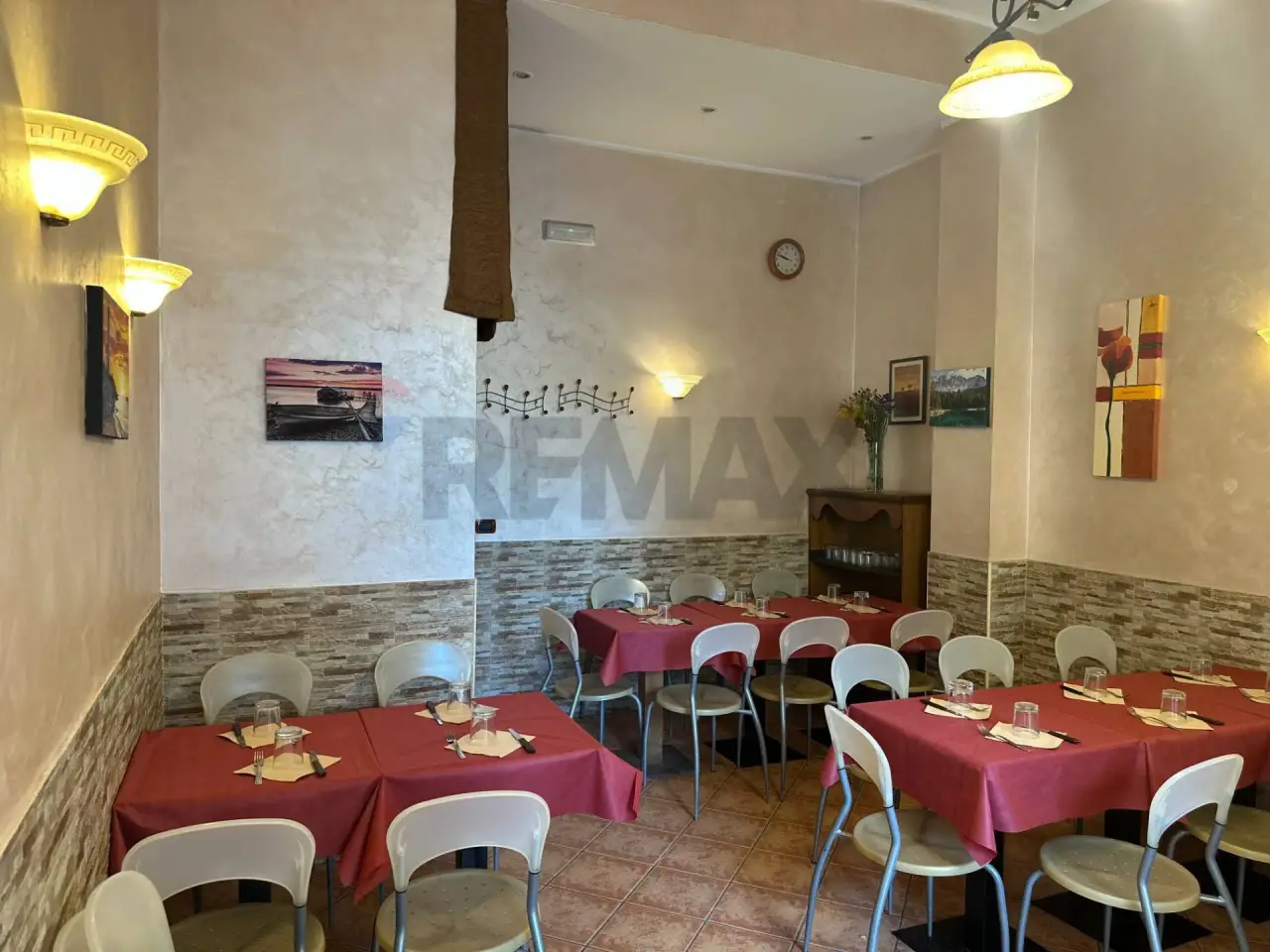 Esercizio commerciale in Via Manfredi Azzarita 41, Bari, {3} - Foto 1