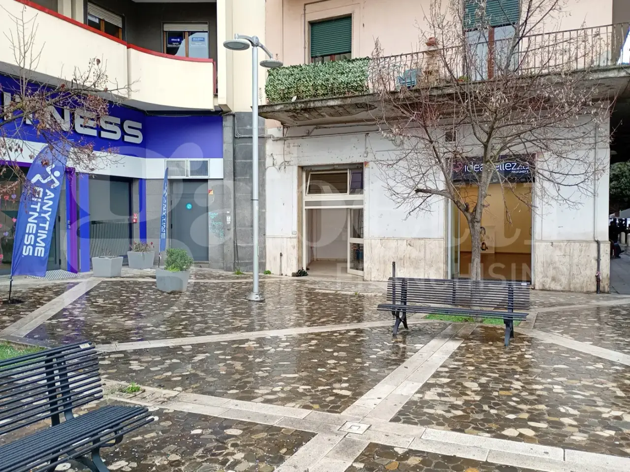 Negozio in Piazza Bissolati 18, Benevento, {3} - Foto 1