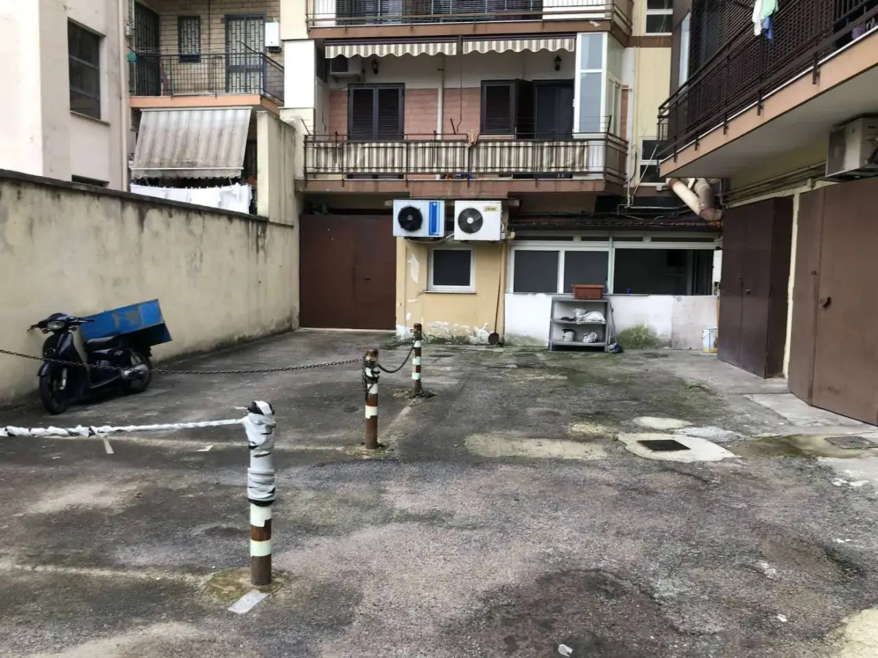 Locale commerciale in Traversa Cupa Capodichino Napoli, Napoli, {3} - Foto 2