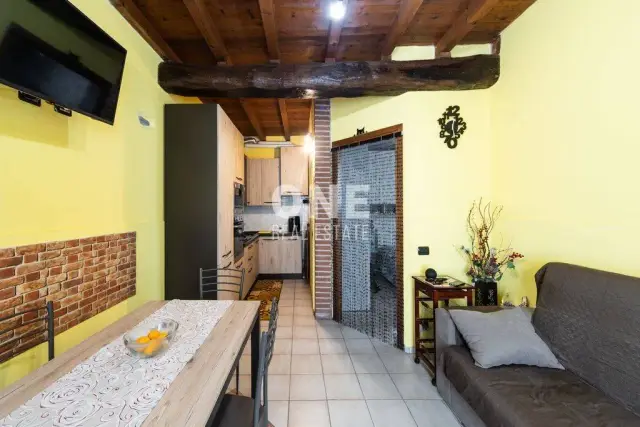 2-room flat in Via Castello 43, Vimercate - Photo 1